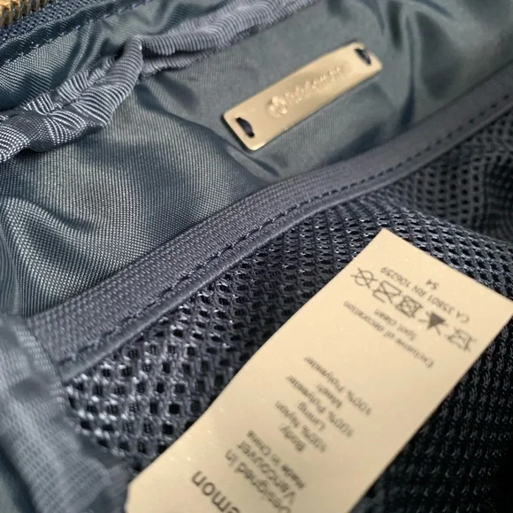 NWOT Lululemon Everywhere Belt Bag Ink Blue OG Original - Picture 7 of 13
